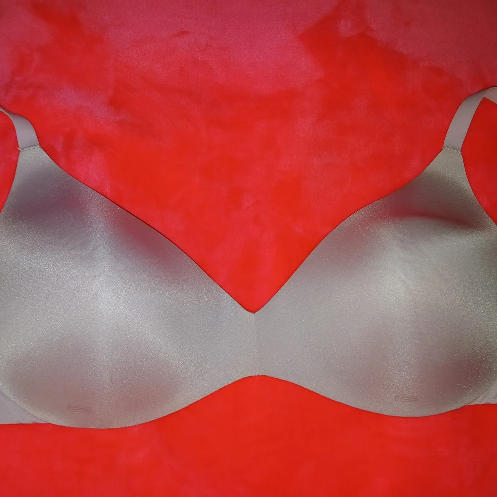 NWOT SKIMS Wireless Form Tshirt Light Blush Bra 32DDD (32H) - Picture 4 of 11
